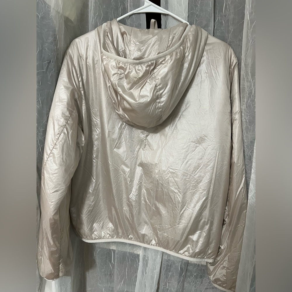 Aritzia TNA pillow puff - Picture 6 of 6